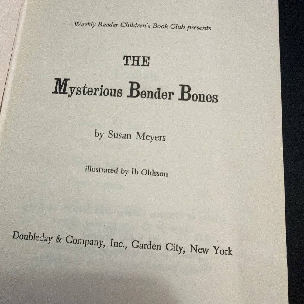 THE MYSTERIOUS BENDER BONES SUSAN MEYERS HC 1970 WEEKLY READER
